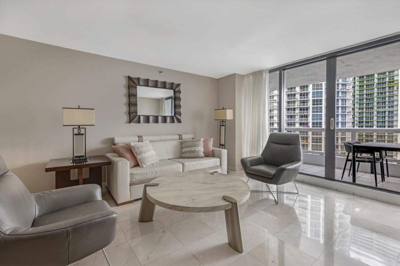High Rise Comfort With Balcony Дорел Экстерьер фото